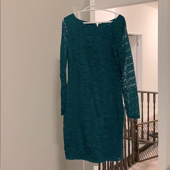 Bebe Threadwork Lace Dress in Everglade - Picture 2 of 3